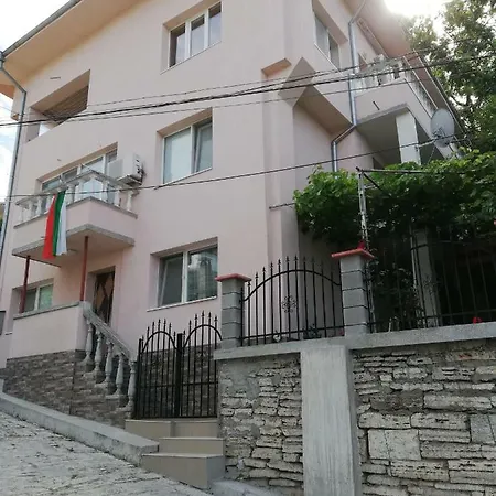 Casa de hóspedes Emi