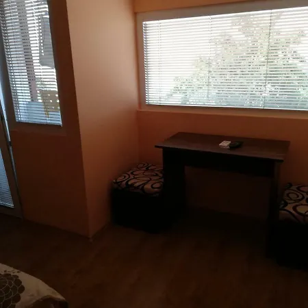 Emi Casa de hóspedes 2*